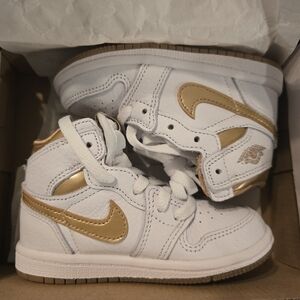 Nike White and Gold Baby Sneakers